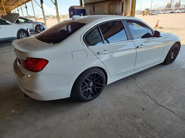 2015 BMW 320