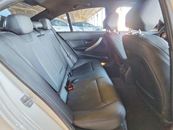 2015 BMW 320