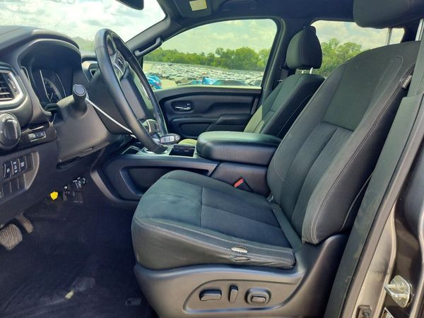 2019 NISSAN TITAN — DENT