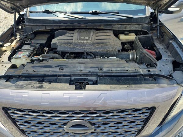 2019 NISSAN TITAN — Engine bay