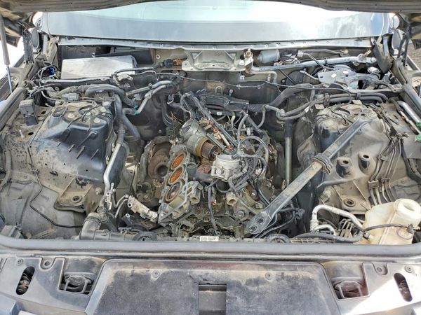 2016 LAND ROVER RANGEROVER SE — Engine bay