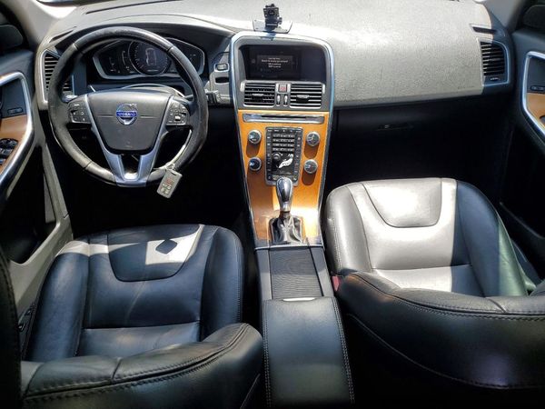 2017 VOLVO XC60