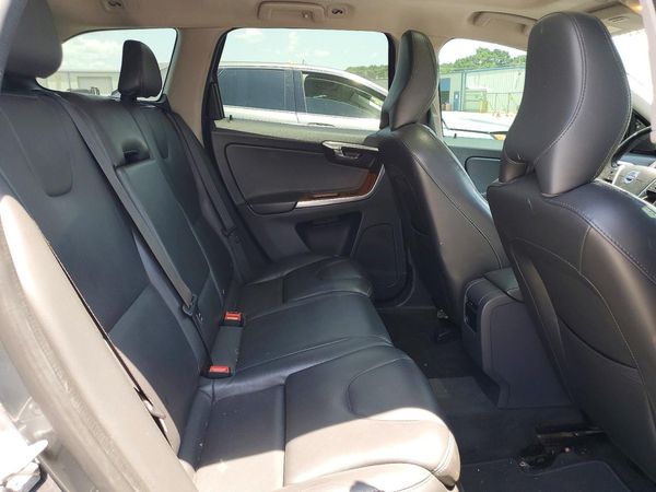 2017 VOLVO XC60