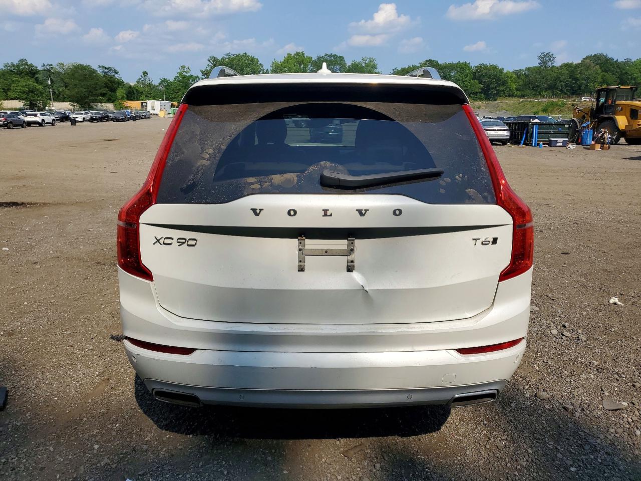 2019 VOLVO XC90 Momentum