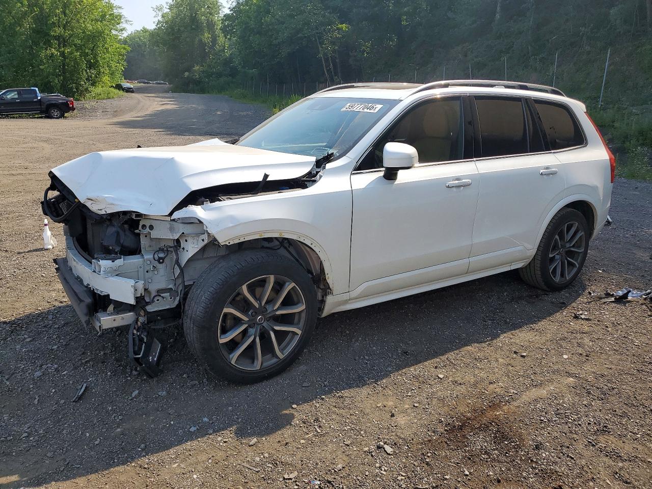 2019 VOLVO XC90 Momentum