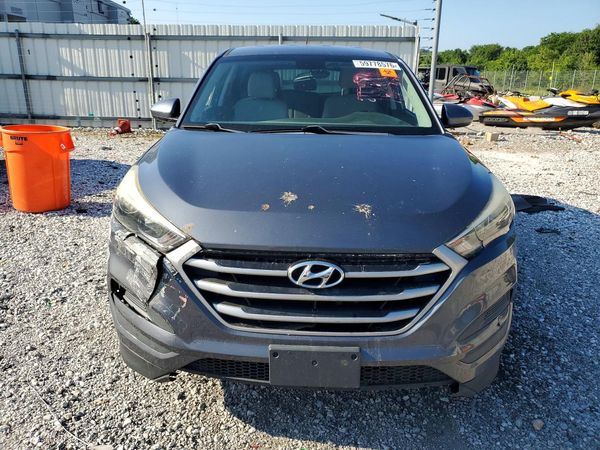 2017 HYUNDAI TUCSON SE (no options)