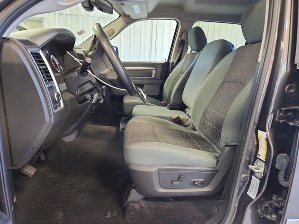 2016 RAM 1500 SLT