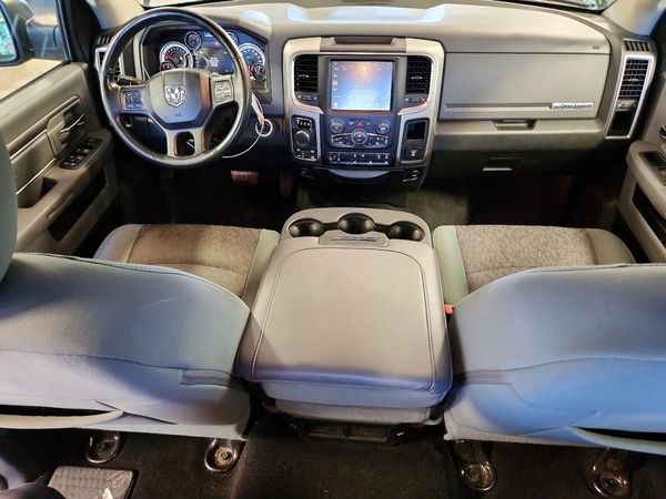 2016 RAM 1500 SLT