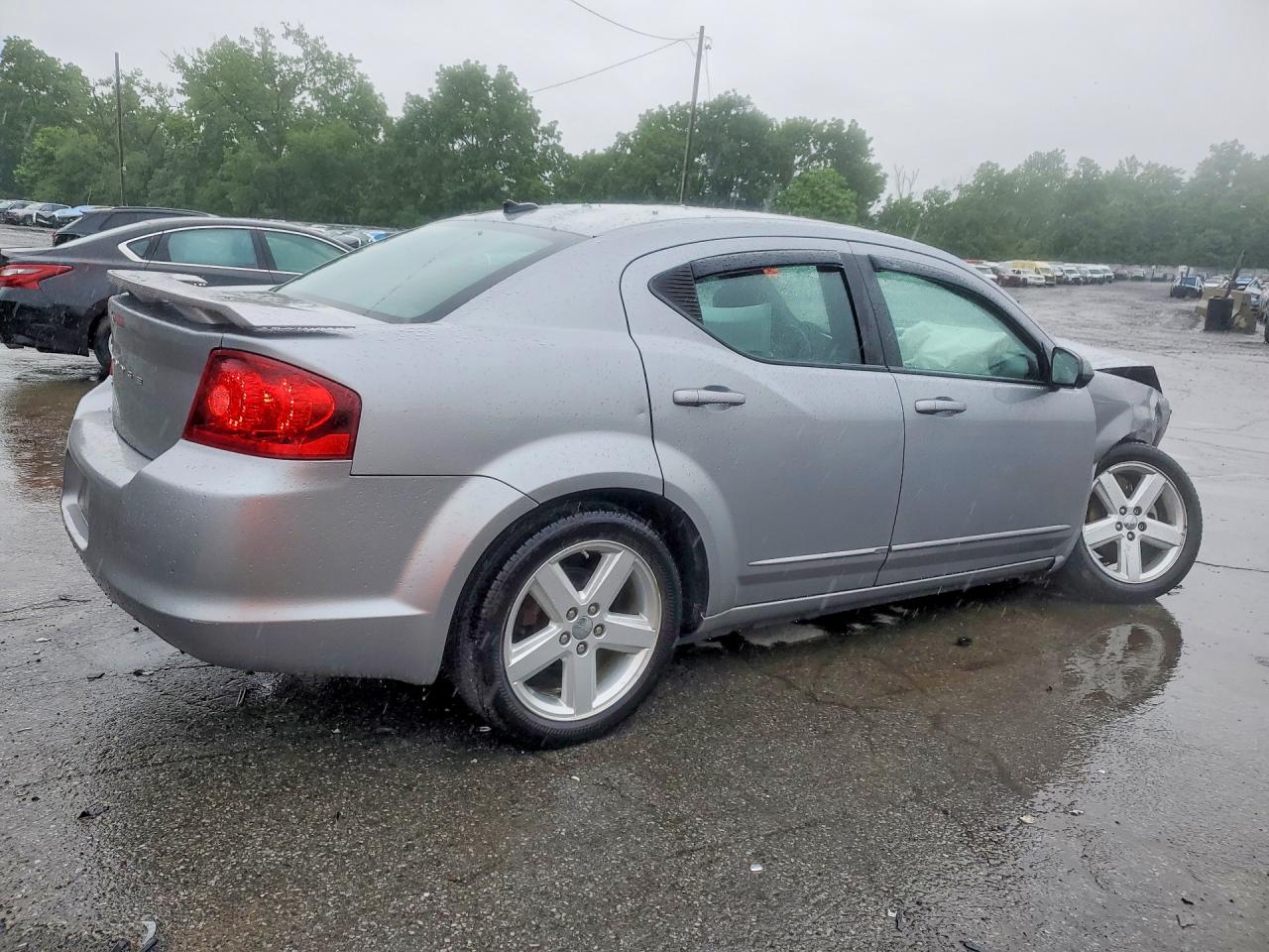 2013 DODGE AVENGER SE