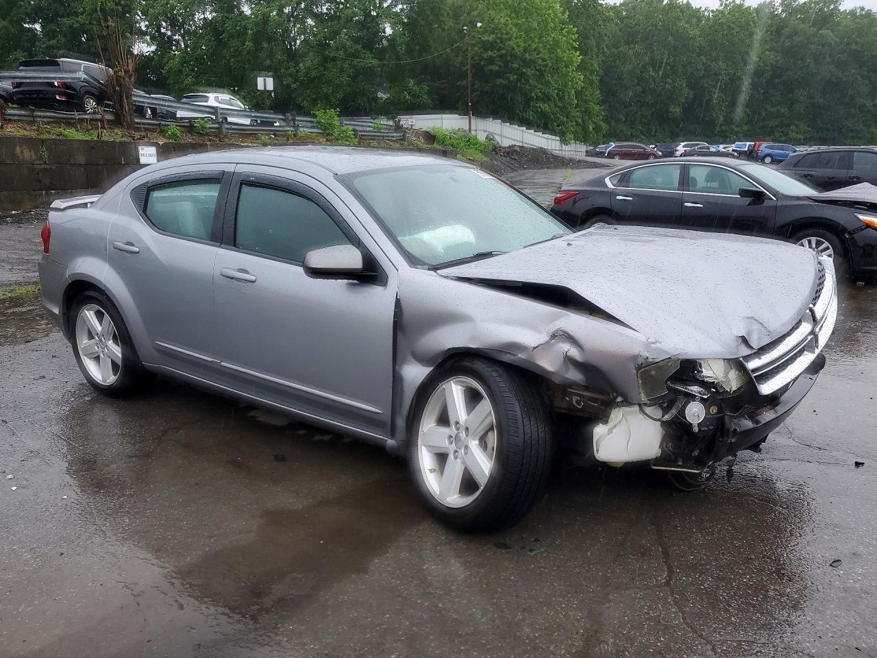 2013 DODGE AVENGER SE