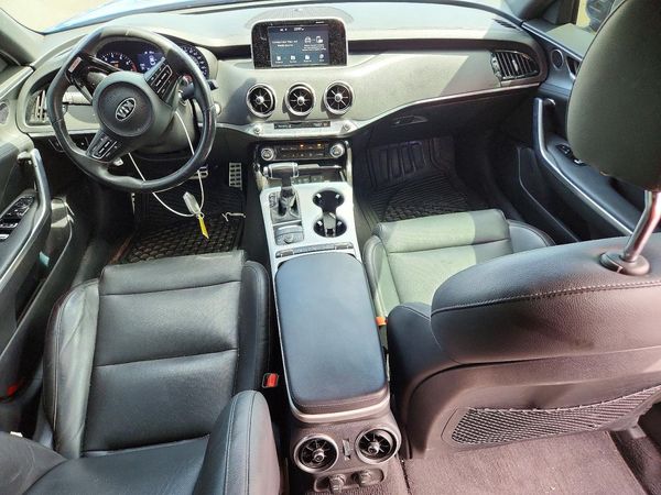 2018 KIA STINGER