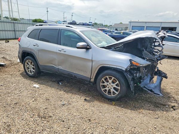 2017 JEEP CHEROKEE LATITUDE FWD