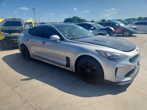 2018 KIA STINGER Premium