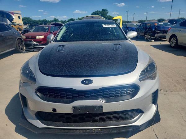 2018 KIA STINGER Premium