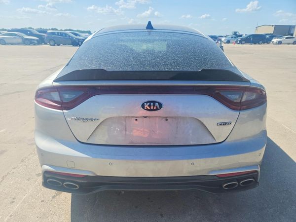 2018 KIA STINGER Premium