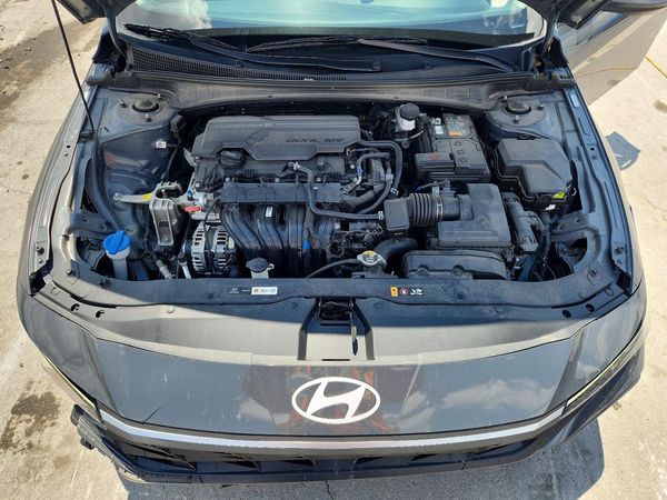 2024 HYUNDAI ELANTRA