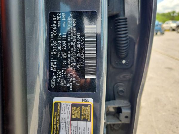 2024 HYUNDAI ELANTRA