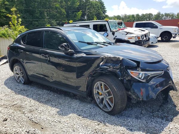 2018 ALFA ROMEO STELVIO TI AWD