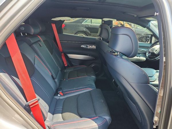 2022 GENESIS GV70