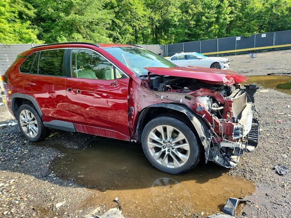 2019 TOYOTA RAV4 XLE Premium