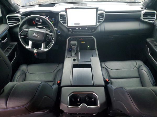 2024 TOYOTA TUNDRA