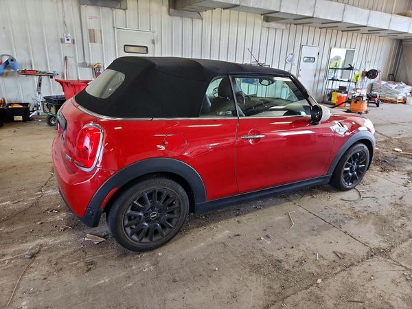 2018 MINI COOPER
