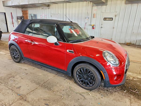 2018 MINI COOPER