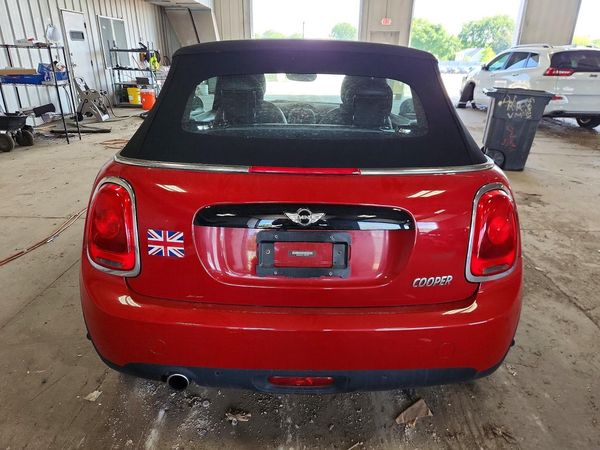 2018 MINI COOPER