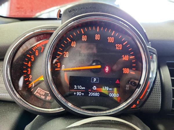 2018 MINI COOPER