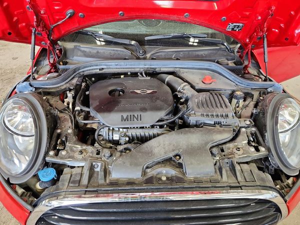 2018 MINI COOPER