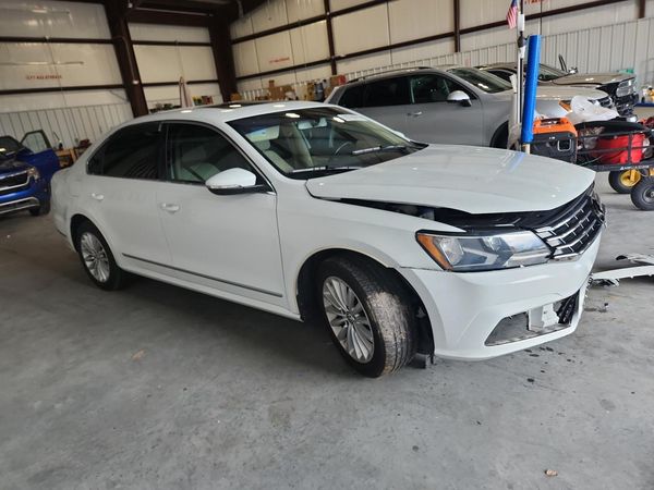 2017 VOLKSWAGEN PASSAT SE