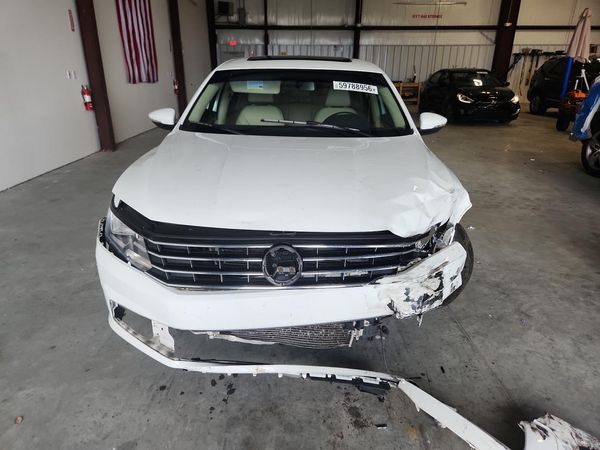 2017 VOLKSWAGEN PASSAT SE