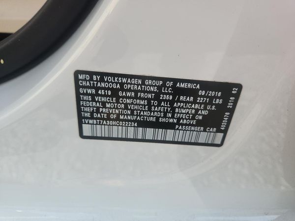 2017 VOLKSWAGEN PASSAT SE