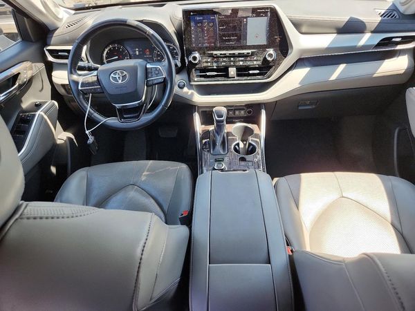 2020 TOYOTA HIGHLANDER