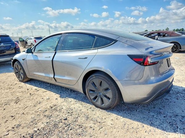 2026 TESLA MODEL 3