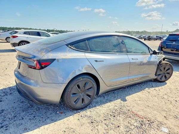2026 TESLA MODEL 3