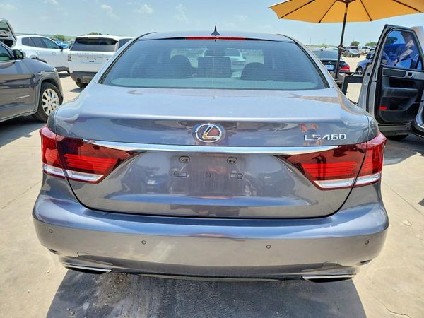 2013 LEXUS LS 460