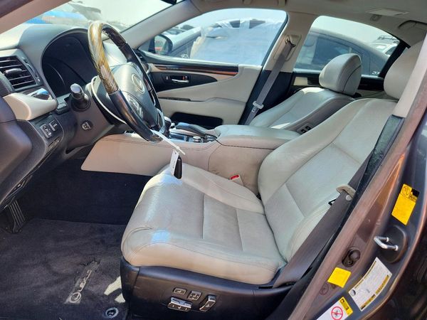 2013 LEXUS LS 460