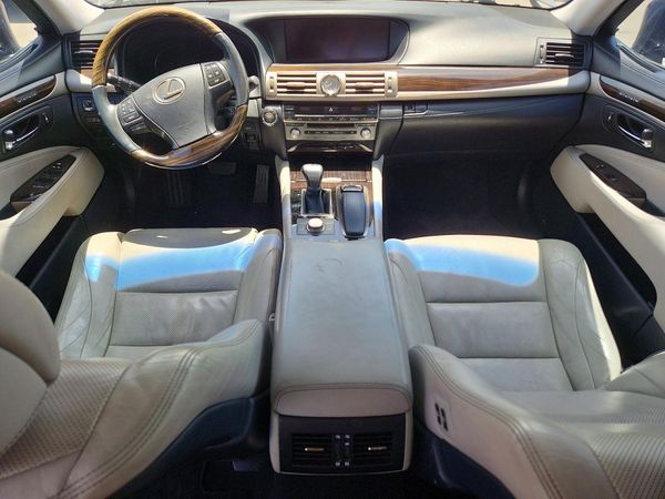 2013 LEXUS LS 460