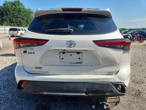 2021 TOYOTA HIGHLANDER XLE
