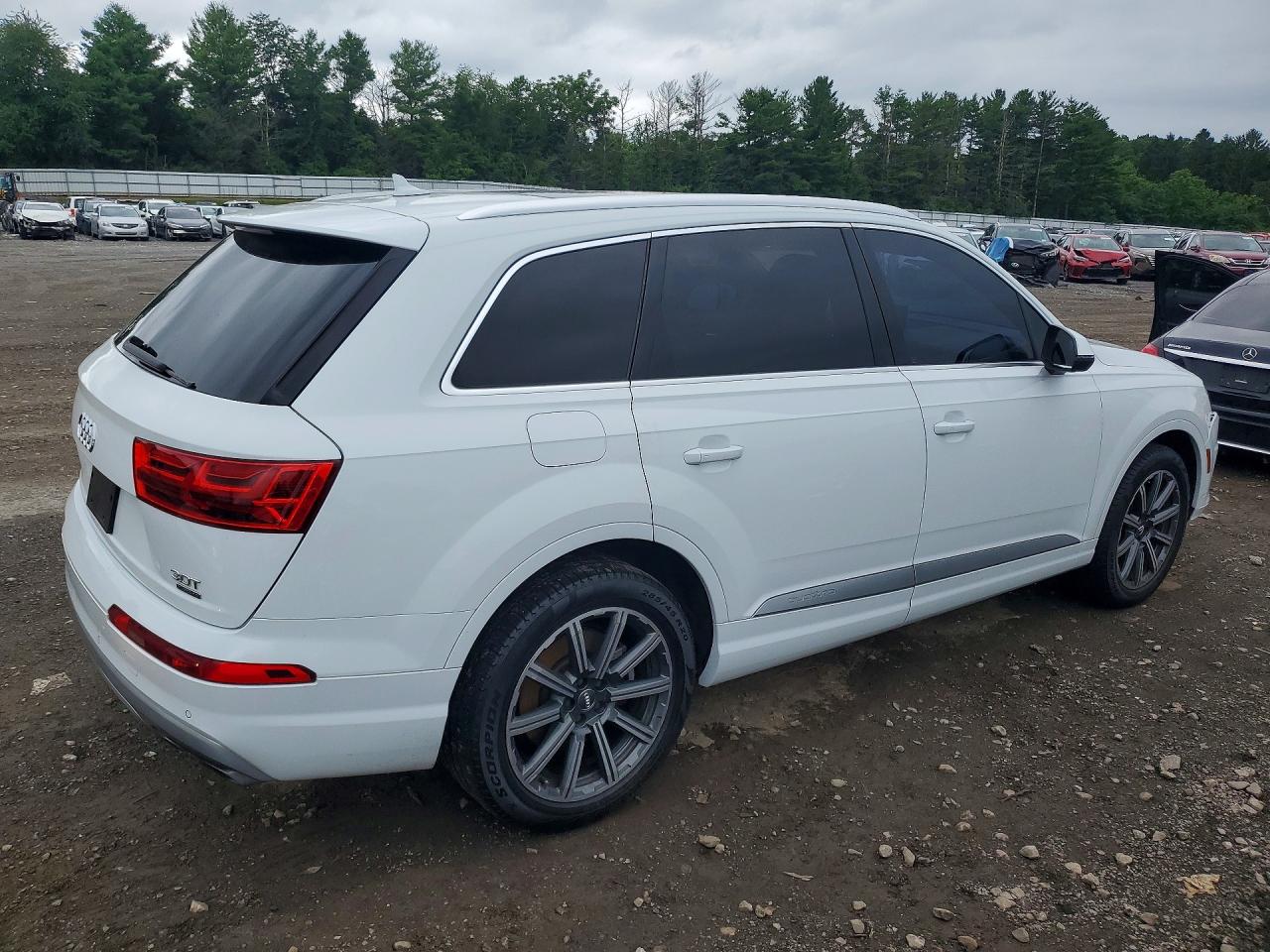 2017 AUDI Q7 quattro Premium Plus