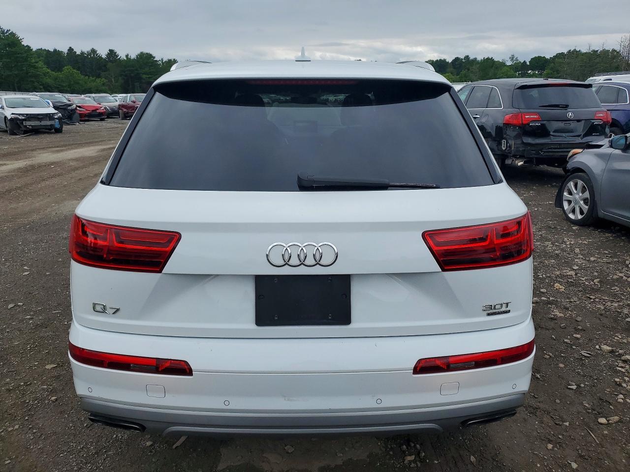 2017 AUDI Q7 quattro Premium Plus