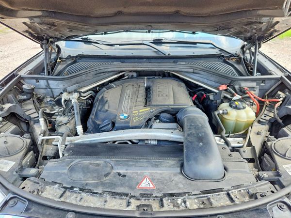 2016 BMW X5 xDrive35i — Engine bay