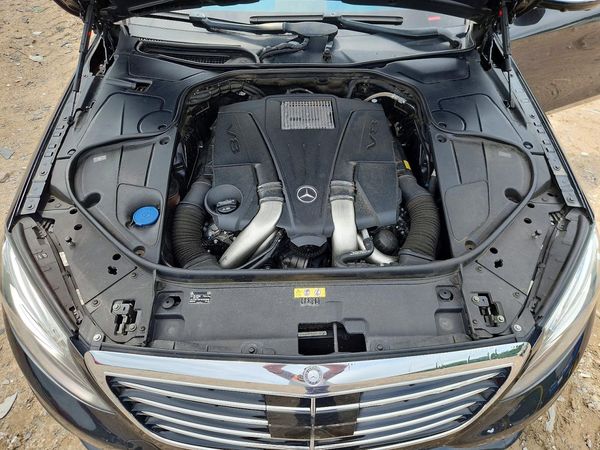 2016 MERCEDES-BENZ S-CLASS S550-4M — Engine bay