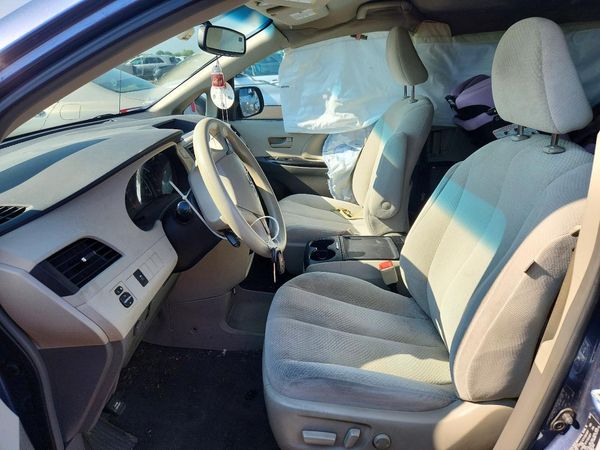 2014 TOYOTA SIENNA