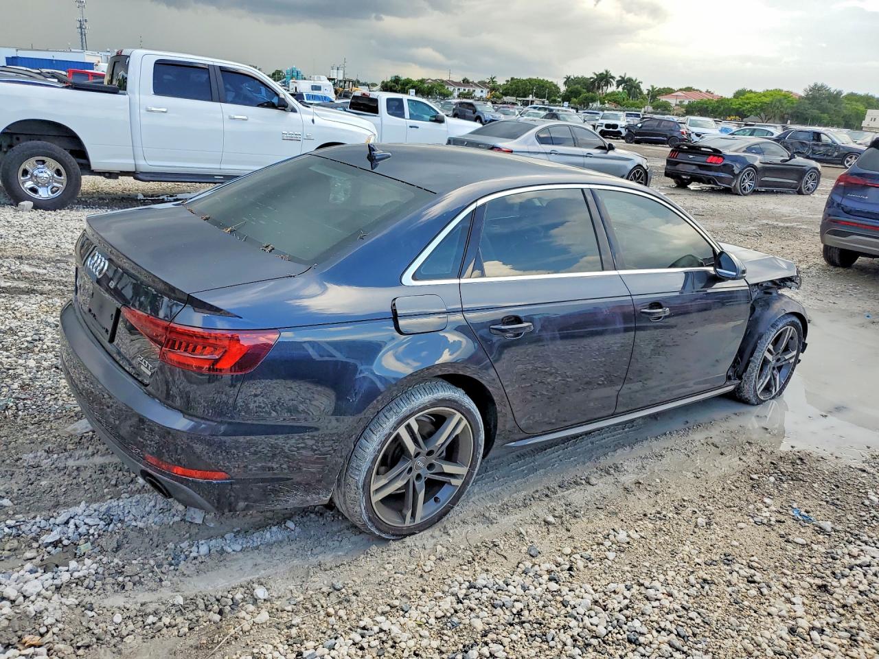 2018 AUDI A4