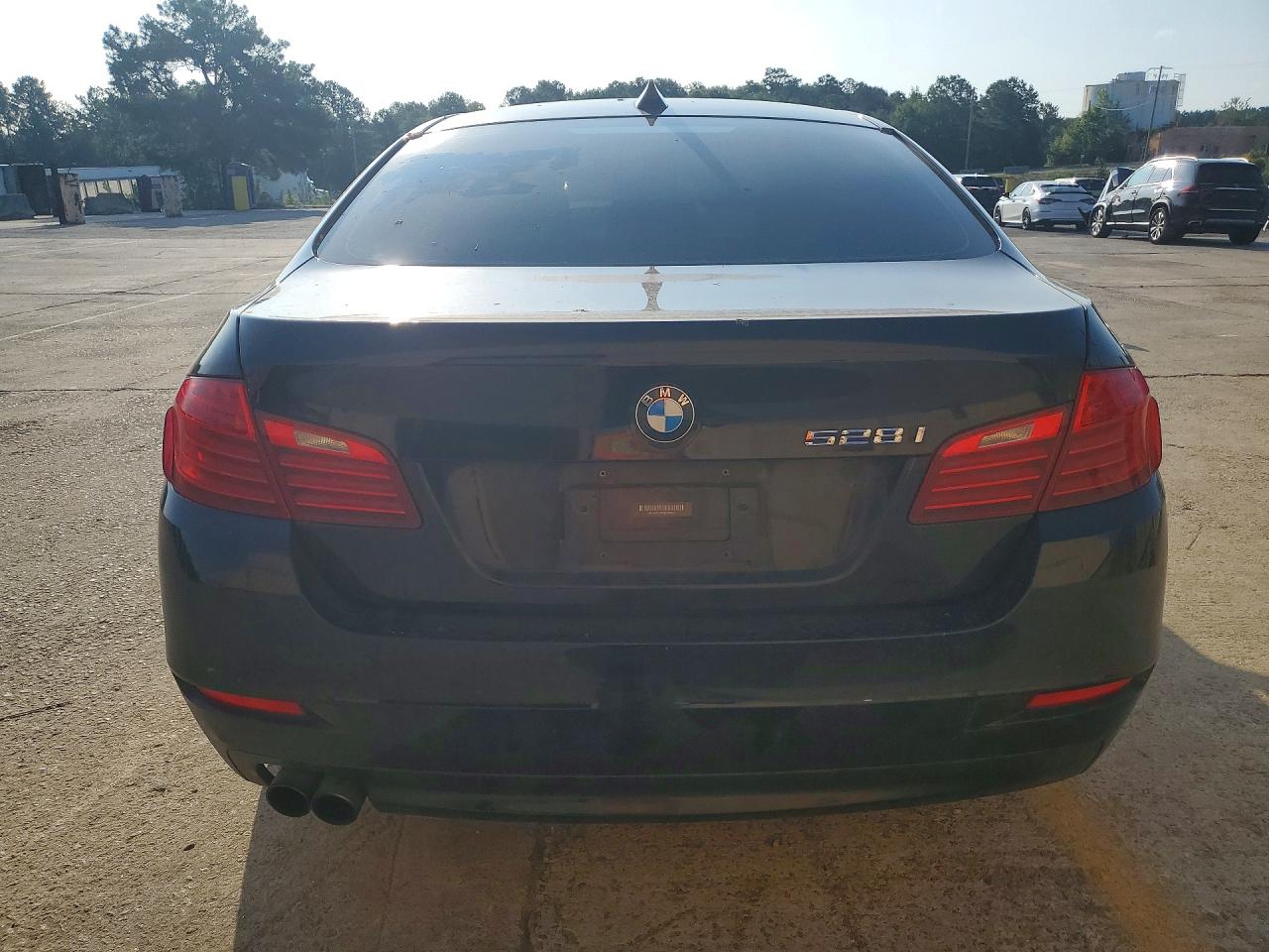 2016 BMW 528