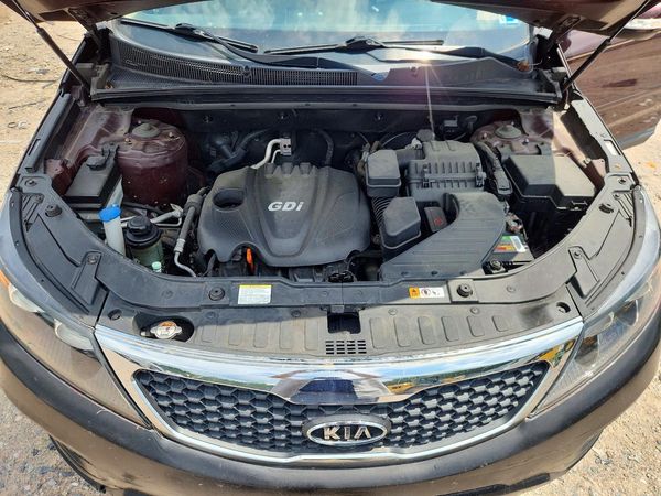 2013 KIA SORENTO Base / LX