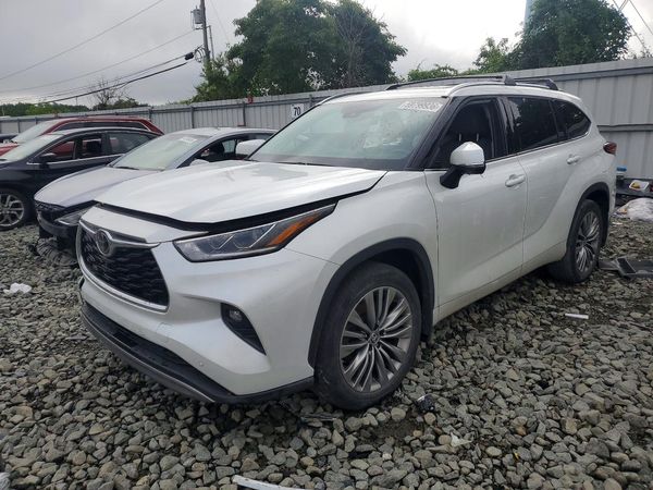 2022 TOYOTA HIGHLANDER Platinum