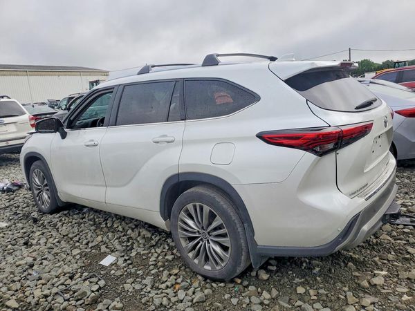2022 TOYOTA HIGHLANDER Platinum